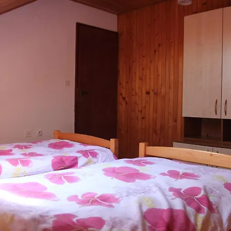 아파트 Apartmani Pale *